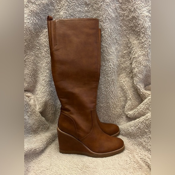 NWOT Zodiac Boots Women's 8 Cognac Iggy Knee High Wedge Side Zipper Almond Toe - Picture 2 of 12